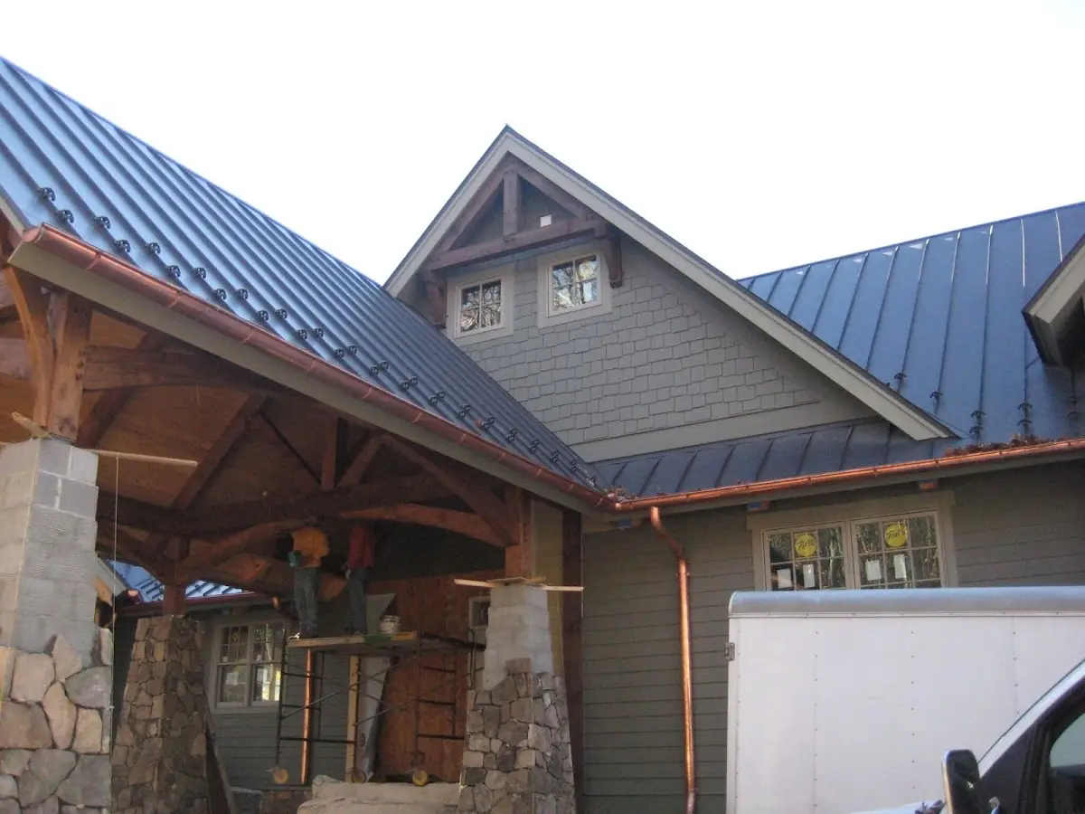 Craftsman Roofing team delivering quality roofing work in Lindenhurst